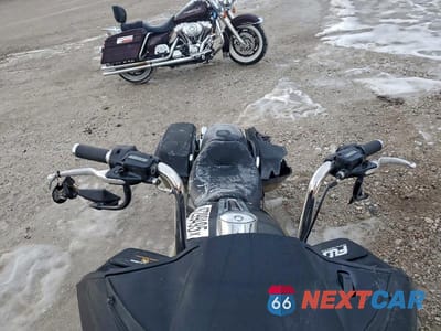 Piąte zdjęcie samochodu w środku: 2020 HARLEY DAVIDSON FLTRX VIN:1HD1KHC15LB657286 - miniatura