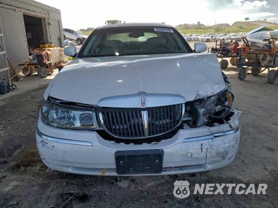 Piąte zdjęcie samochodu w środku: 2002 LINCOLN TOWN CAR CARTIER L VIN:1LNHM85W92Y636340 - miniatura
