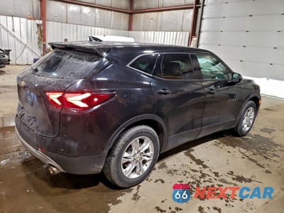 Trzecie zdjęcie samochodu z tyłu: 2021 CHEVROLET BLAZER 2LT VIN:3GNKBHRSXMS505264 - miniatura