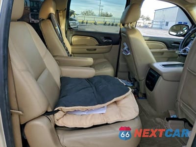 Zdjęcie 10 z 11 samochodu: 2013 GMC YUKON XL DENALI VIN:1GKS2MEF9DR336498 - miniatura