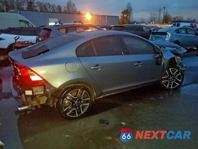 Trzecie zdjęcie samochodu z tyłu: 2017 VOLVO S60 DYNAMIC VIN:YV140MTLXH2430997 - miniatura