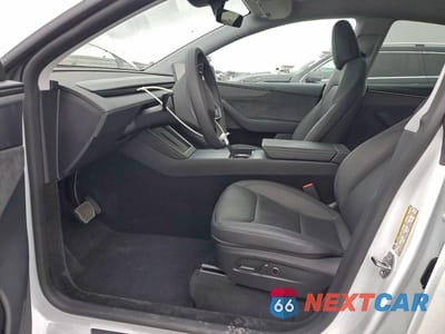 Zdjęcie 7 z 12 samochodu: 2026 TESLA MODEL Y VIN:7SAYGDEE1TF357531 - miniatura