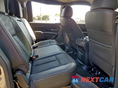 Zdjęcie 10 z 12 samochodu: 2023 NISSAN TITAN XD SV VIN:1N6AA1FB9PN114590 - miniatura
