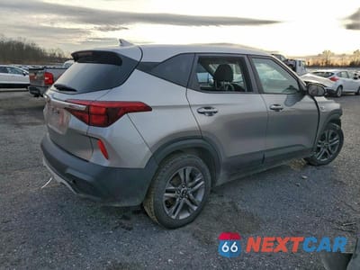 Trzecie zdjęcie samochodu z tyłu: 2021 KIA SELTOS LX VIN:KNDEPCAA6M7061568 - miniatura