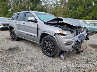 Czwarte zdjęcie samochodu z boku: 2017 JEEP GRAND CHEROKEE LAREDO VIN:1C4RJFAG8HC955464 - miniatura