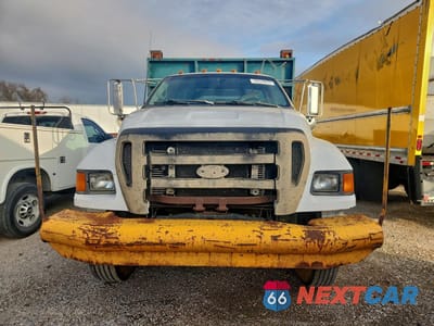 Piąte zdjęcie samochodu w środku: 2006 FORD F750 SUPER DUTY VIN:3FRXF75S86V384127 - miniatura
