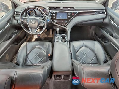 Zdjęcie 8 z 12 samochodu: 2018 TOYOTA CAMRY HYBRID VIN:4T1B21HK9JU509945 - miniatura