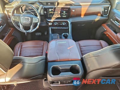 Zdjęcie 8 z 12 samochodu: 2024 GMC SIERRA K3500 DENALI ULTIMATE VIN:1GT49YEY7RF114771 - miniatura