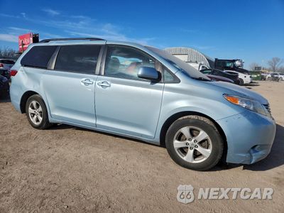 Czwarte zdjęcie samochodu z boku: 2017 TOYOTA SIENNA LE VIN:5TDKZ3DCXHS851011 - miniatura
