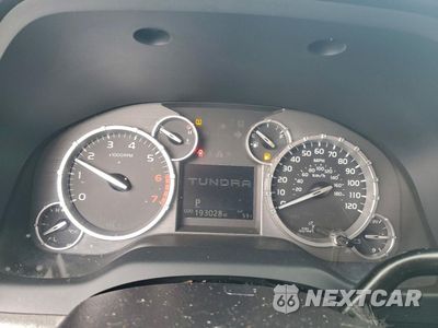 Zdjęcie 9 z 12 samochodu: 2017 TOYOTA TUNDRA DOUBLE CAB SR VIN:5TFUY5F15HX633328 - miniatura