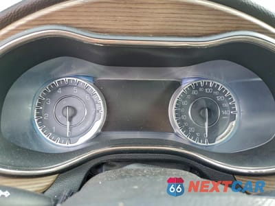 Zdjęcie 9 z 13 samochodu: 2015 CHRYSLER 200 C VIN:1C3CCCCG4FN686364 - miniatura