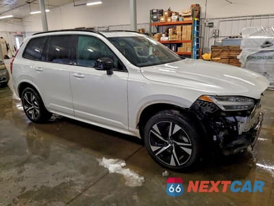 Czwarte zdjęcie samochodu z boku: 2022 VOLVO XC90 T8 RECHARGE R-DESIGN VIN:YV4H60CM4N1847635 - miniatura