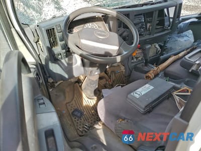 Zdjęcie 8 z 12 samochodu: 2015 ISUZU NPR HD VIN:54DC4W1BXFS806053 - miniatura