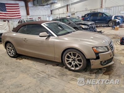 Czwarte zdjęcie samochodu z boku: 2010 AUDI A5 PREMIUM VIN:WAUCFAFH2AN020797 - miniatura