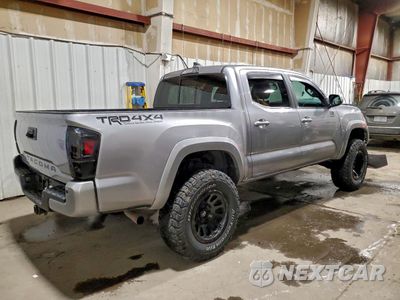 Trzecie zdjęcie samochodu z tyłu: 2017 TOYOTA TACOMA DOUBLE CAB VIN:3TMCZ5AN8HM044086 - miniatura