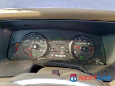 Zdjęcie 9 z 12 samochodu: 2009 FORD CROWN VICTORIA POLICE INTERCEPTOR VIN:2FAHP71V09X123321 - miniatura