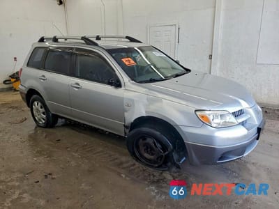 Czwarte zdjęcie samochodu z boku: 2005 MITSUBISHI OUTLANDER LS VIN:JA4LZ31F35U001760 - miniatura