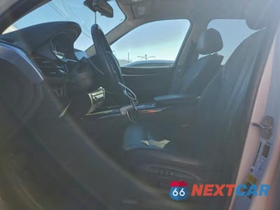 Zdjęcie 7 z 12 samochodu: 2016 BMW X5 XDR40E VIN:5UXKT0C59G0S75852 - miniatura