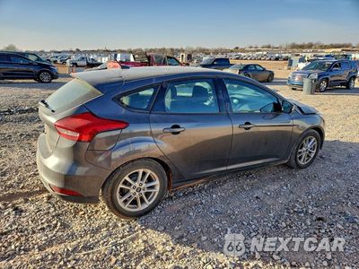 Trzecie zdjęcie samochodu z tyłu: 2016 FORD FOCUS SE VIN:1FADP3K23GL331618 - miniatura