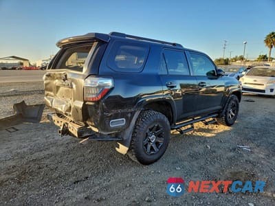Trzecie zdjęcie samochodu z tyłu: 2021 TOYOTA 4RUNNER SR5/SR5 PREMIUM VIN:JTEBU5JR8M5891795 - miniatura