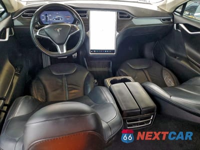Zdjęcie 8 z 13 samochodu: 2014 TESLA MODEL S VIN:5YJSA1H18EFP52398 - miniatura