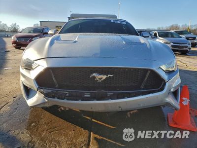 Piąte zdjęcie samochodu w środku: 2019 FORD MUSTANG GT VIN:1FATP8FF2K5140369 - miniatura