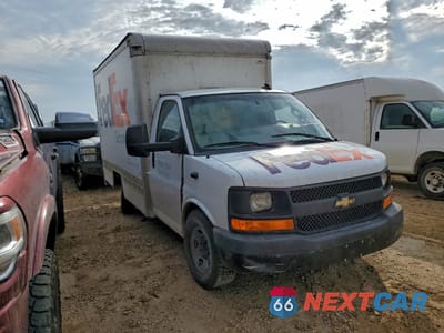 Czwarte zdjęcie samochodu z boku: 2017 CHEVROLET EXPRESS G3500 VIN:1GB0GRFF9H1336879 - miniatura