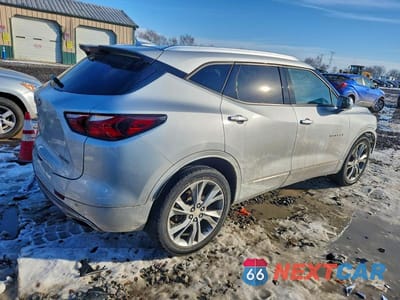 Trzecie zdjęcie samochodu z tyłu: 2019 CHEVROLET BLAZER PREMIER VIN:3GNKBKRS2KS689495 - miniatura