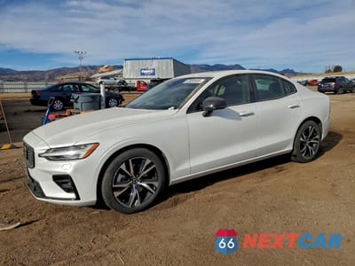 2025 VOLVO S60 CORE 7JRL12GJ9SG362425 - główne zdjęcie licytacji z USA - miniatura