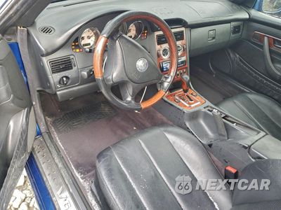 Zdjęcie 8 z 12 samochodu: 2001 MERCEDES-BENZ SLK 320 VIN:WDBKK65F01F211327 - miniatura