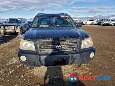 Piąte zdjęcie samochodu w środku: 2002 TOYOTA HIGHLANDER LIMITED VIN:JTEHF21A920068378 - miniatura