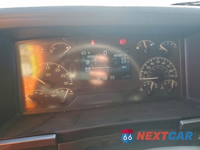 Zdjęcie 8 z 10 samochodu: 2021 VOLVO VNL SEMI TRUCK VIN:4V4NC9EH3MN262964 - miniatura