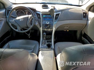 Zdjęcie 8 z 12 samochodu: 2013 HYUNDAI SONATA HYBRID VIN:KMHEC4A42DA092097 - miniatura