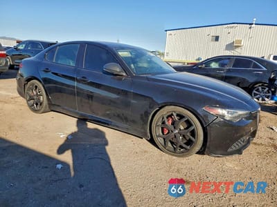 Czwarte zdjęcie samochodu z boku: 2020 ALFA ROMEO GIULIA VIN:ZARFAMANXL7623913 - miniatura