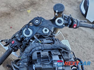 Zdjęcie 7 z 9 samochodu: 2023 BMW S 1000 RR VIN:WB10E6306P6H68279 - miniatura