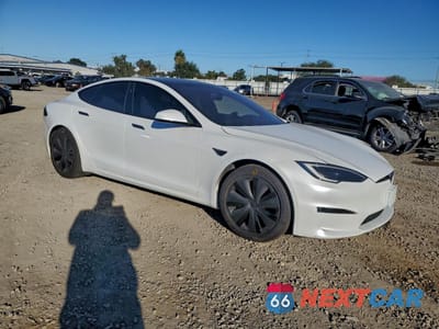 Czwarte zdjęcie samochodu z boku: 2022 TESLA MODEL S VIN:5YJSA1E64NF496616 - miniatura