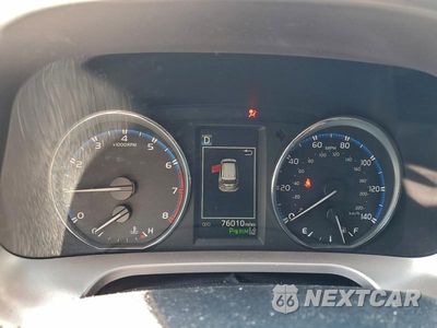 Zdjęcie 9 z 12 samochodu: 2017 TOYOTA RAV4 LIMITED VIN:JTMYFREV8HJ147778 - miniatura