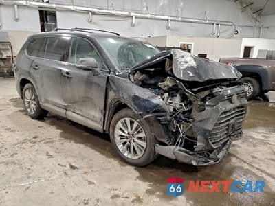 Czwarte zdjęcie samochodu z boku: 2024 TOYOTA GRAND HIGHLANDER XLE VIN:5TDAAAB53RS020964 - miniatura