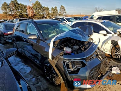Czwarte zdjęcie samochodu z boku: 2023 KIA NIRO WIND VIN:KNDCR3L19P5073860 - miniatura