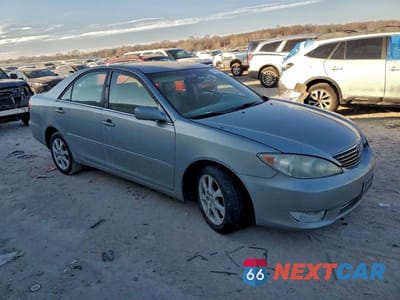 Czwarte zdjęcie samochodu z boku: 2005 TOYOTA CAMRY LE VIN:4T1BE32K05U596734 - miniatura