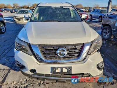 Piąte zdjęcie samochodu w środku: 2019 NISSAN PATHFINDER S VIN:5N1DR2MN3KC618970 - miniatura