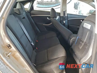 Zdjęcie 10 z 12 samochodu: 2016 HYUNDAI ELANTRA GT VIN:KMHD35LH2GU305246 - miniatura