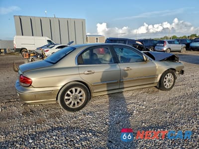 Trzecie zdjęcie samochodu z tyłu: 2004 HYUNDAI SONATA GLS VIN:KMHWF35H44A926308 - miniatura