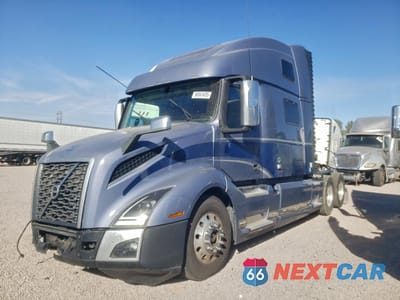 Drugie zdjęcie samochodu z przodu: 2020 VOLVO VNL SEMI TRUCK VIN:4V4NC9EH6LN260298 - miniatura