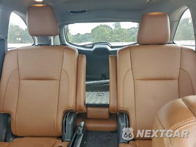 Zdjęcie 10 z 14 samochodu: 2019 TOYOTA HIGHLANDER LIMITED VIN:5TDYZRFH5KS289225 - miniatura