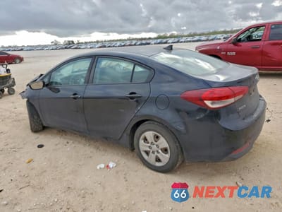 Drugie zdjęcie samochodu z przodu: 2017 KIA FORTE LX VIN:3KPFK4A74HE158321 - miniatura