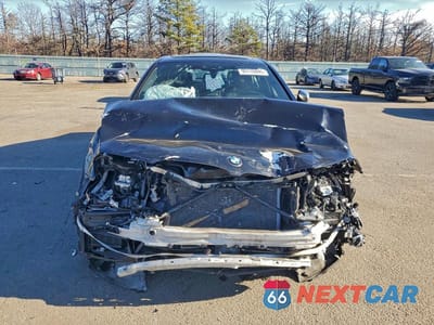 Piąte zdjęcie samochodu w środku: 2018 BMW M550XI VIN:WBAJB9C56JG464233 - miniatura