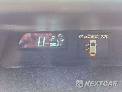 Zdjęcie 9 z 13 samochodu: 2014 TOYOTA PRIUS C VIN:JTDKDTB32E1070302 - miniatura