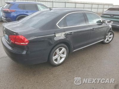 Trzecie zdjęcie samochodu z tyłu: 2014 VOLKSWAGEN PASSAT S VIN:1VWAT7A39EC055580 - miniatura