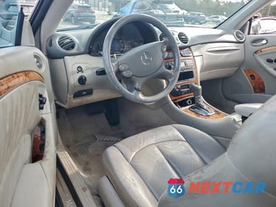 Zdjęcie 8 z 12 samochodu: 2004 MERCEDES-BENZ CLK 500 VIN:WDBTJ75J94F068190 - miniatura